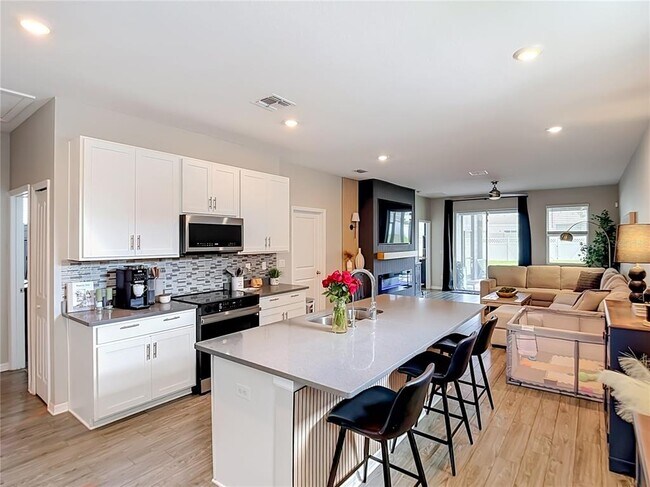 Building Photo - 7531 Ashcroft Dr