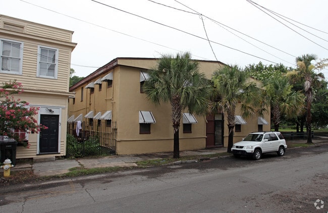 Primary Photo - Dan Max Apartments