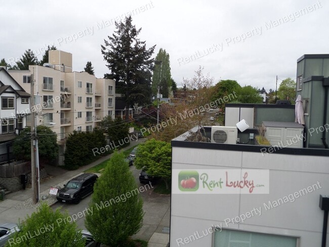 Building Photo - Stunning 4-Bedroom Newer Construction w/Huge VIEW Rooftop Deck in Fremont!!