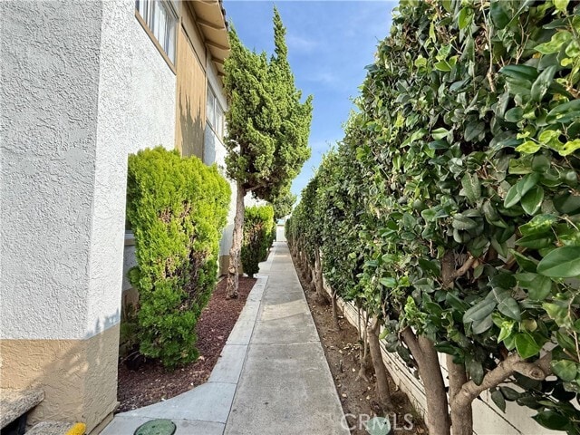 Building Photo - 6082 Fullerton Ave