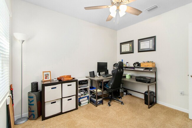 Building Photo - LIKE NEW Home For Rent in Southfork Lakes!