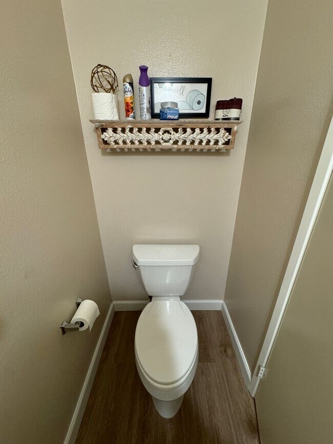 Building Photo - Beautiful 3 Bedroom, 2 1/2 Bath Condo, In Riverside