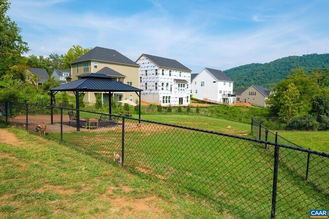 Building Photo - 2048 Avinity Loop