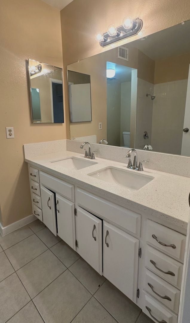 Building Photo - 2 BEDROOMS 1.5 BATHROOM TOWNHOUSE AVAILABLE FOR RENT JONES AND VEGAS DR !!!