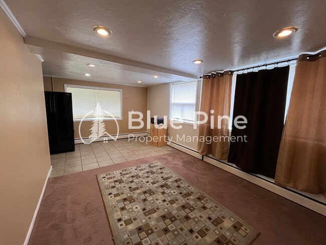 Building Photo - 755 9th St