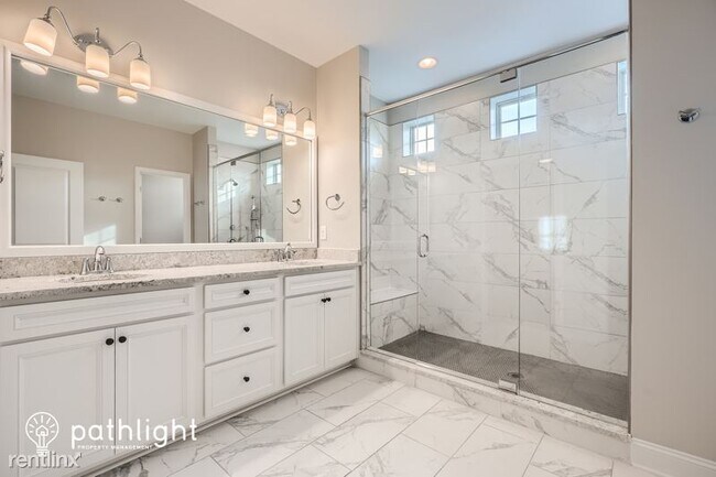 Building Photo - 3 br, 3 bath House - 1068 Moorewood Lane UNIT