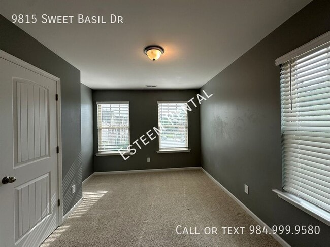 Building Photo - 9815 Sweet Basil Dr