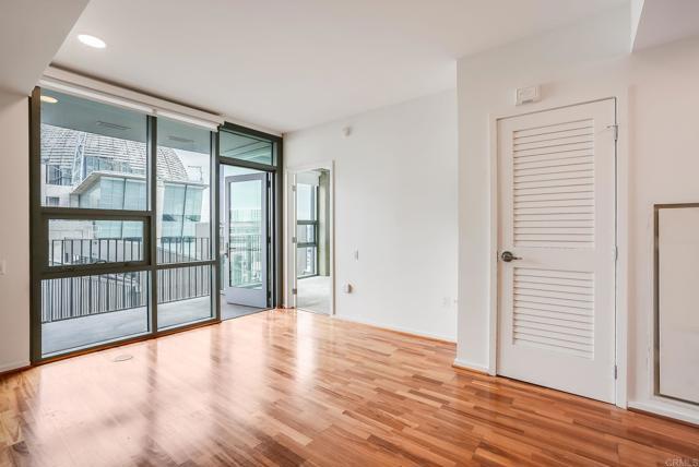 Building Photo - 321 Tenth Ave