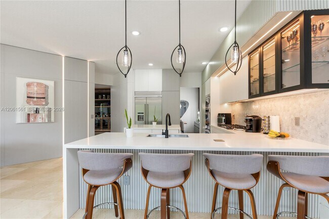 Building Photo - 9529 Eden Roc Ct