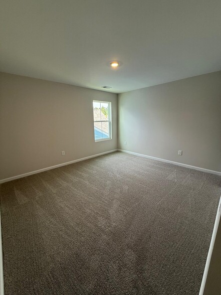 Building Photo - 136 Dreher Dr