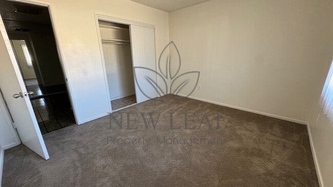 Building Photo - 970 W 14th St