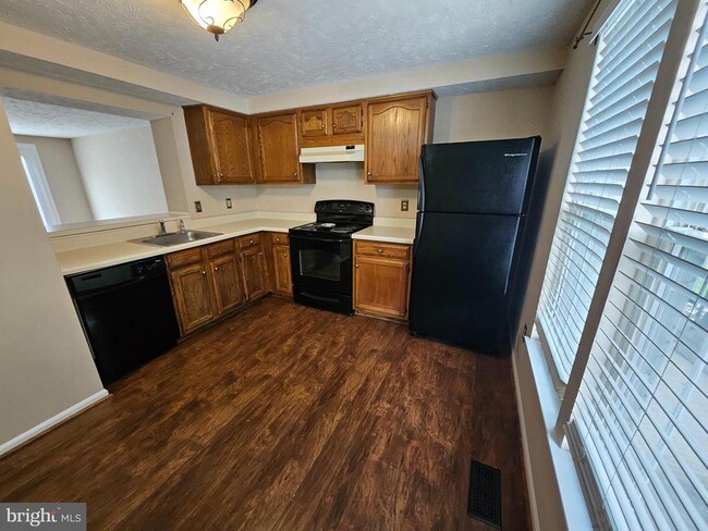 Building Photo - 104 Township Ct