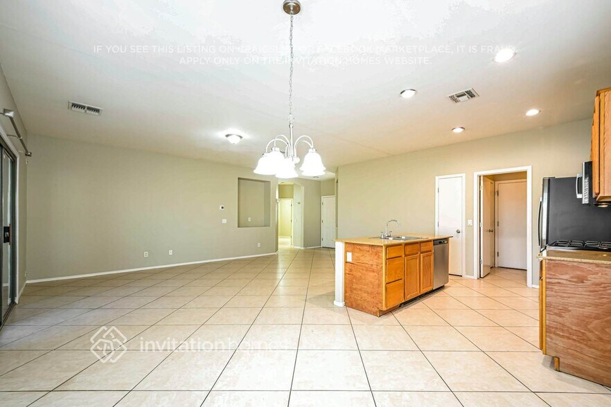 Building Photo - 6342 W Cambridge Ave