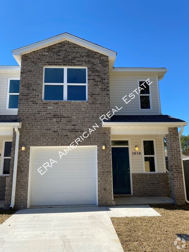 Building Photo - 1001 Grace Ln
