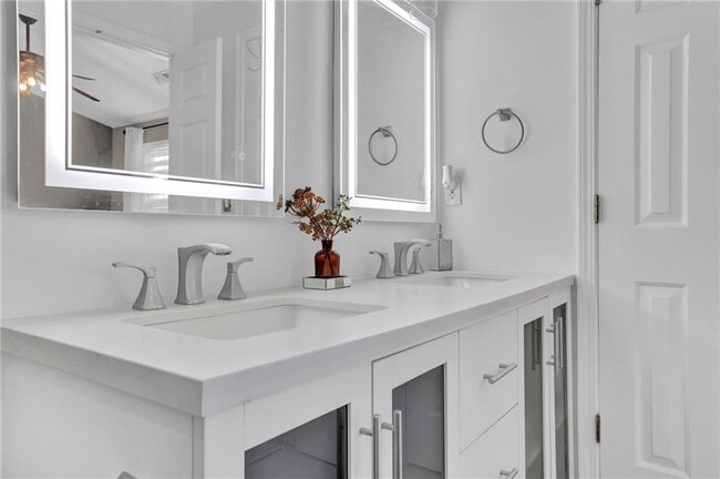 Building Photo - 13300 Morris Rd