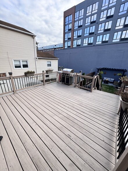 Deck - 219 Culver Ave