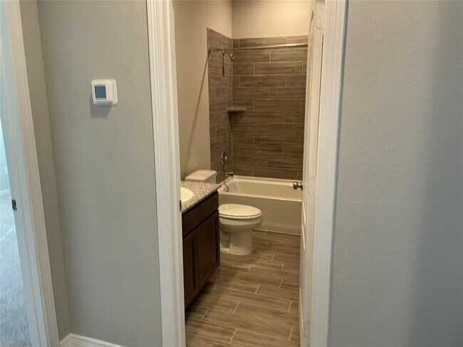 Building Photo - 24814 Sierra Laurel Ln