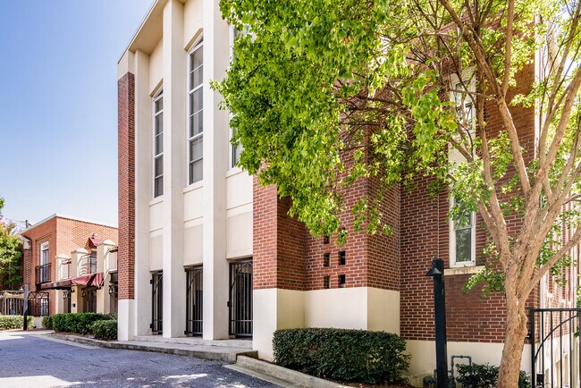 Building Photo - 985 Ponce De Leon Ave NE