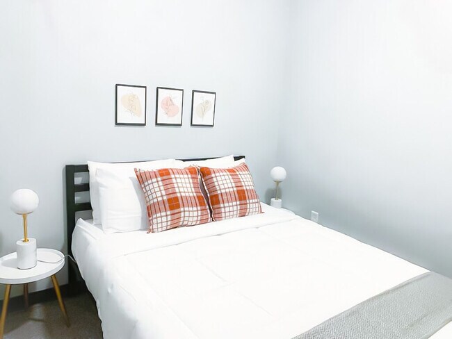 Building Photo - 2301 Ingersoll Ave