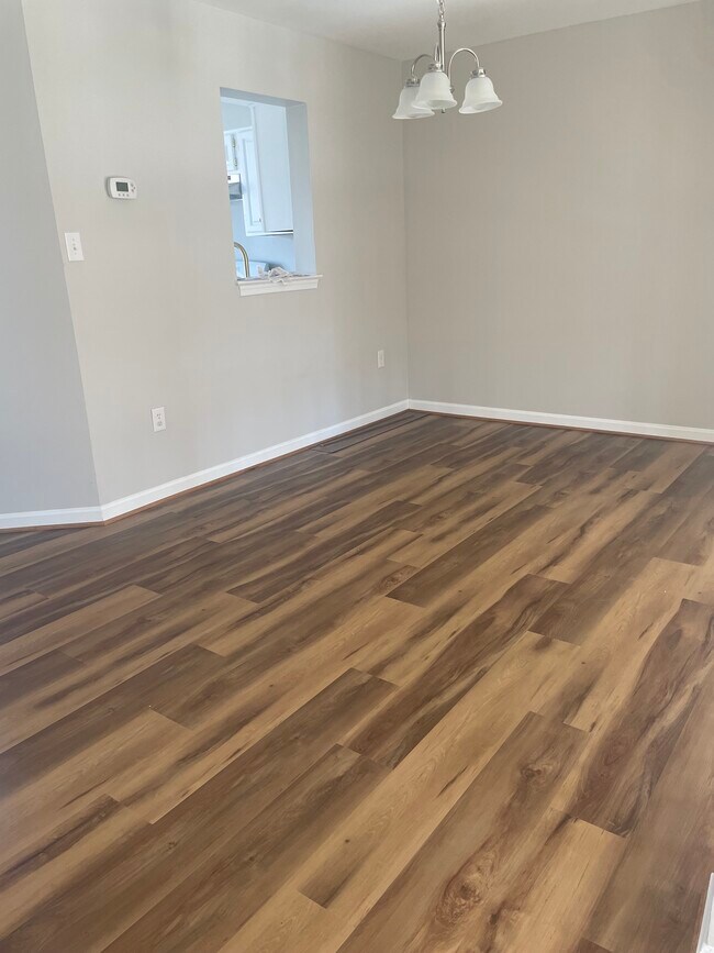 dining room - 43513 Blacksmith Sq