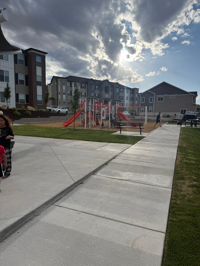 Building Photo - 1099 N Ledger Dr