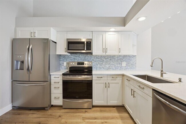 Building Photo - 7301 Spring Villas Cir
