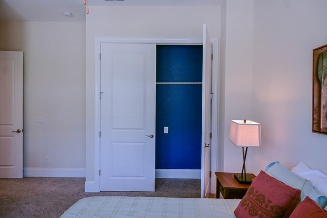 Building Photo - 1013 Marsh Vw Dr