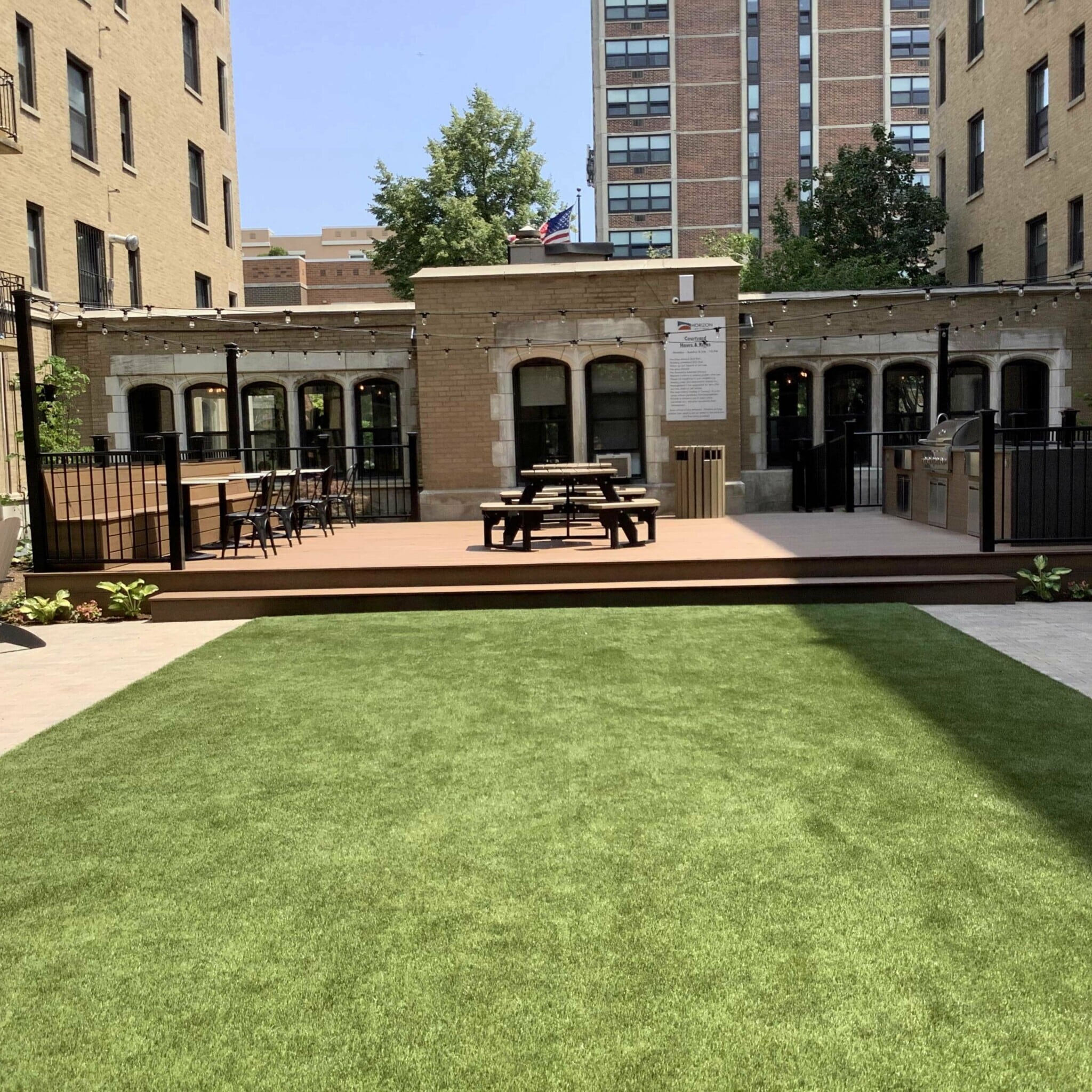 Building Photo - 4240 N Sheridan Rd