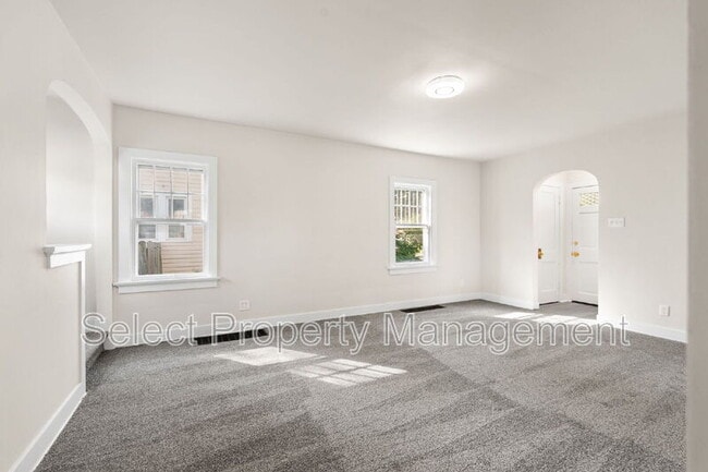 Building Photo - 1202 N Anthony Blvd