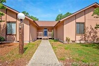 Building Photo - Gates Four Townhouse