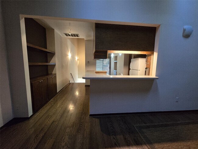 Building Photo - 3231 Hemingway Dr