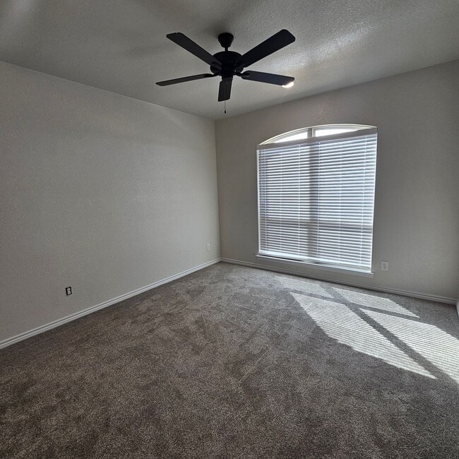 Building Photo - Beautiful new custom home