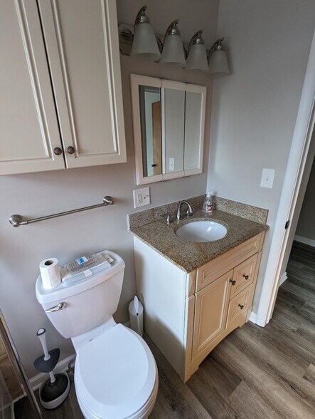 Full Bath - 1 Stone Ave