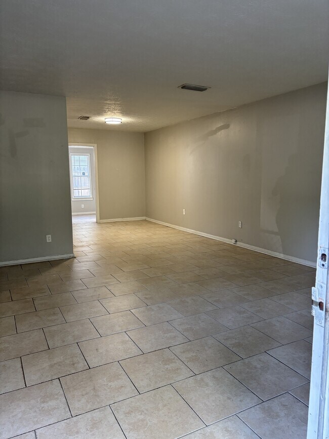 Building Photo - 7525 Sharbeth Dr S
