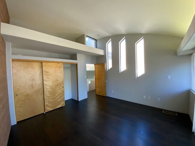 Building Photo - 3 Bedroom Townhome Available Near Eubank Blvd NE & Montgomery Blvd NE!