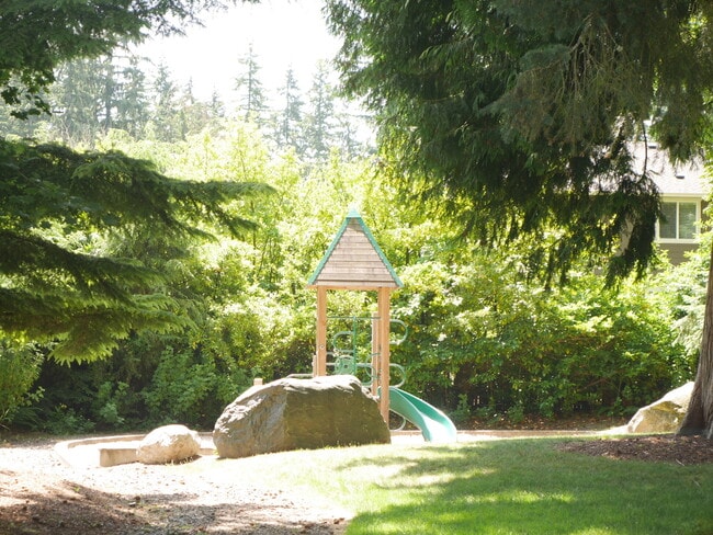 Building Photo - 5 Bedroom 2.5 Bath Home Near Downtown Redmond