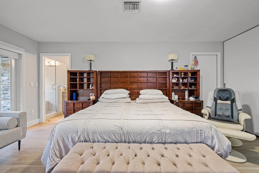 Building Photo - 9937 NW 47th Ter