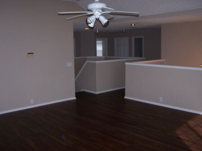 Building Photo - 311 Plantation Oak Ave