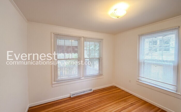 Building Photo - 1125 Highland Dr