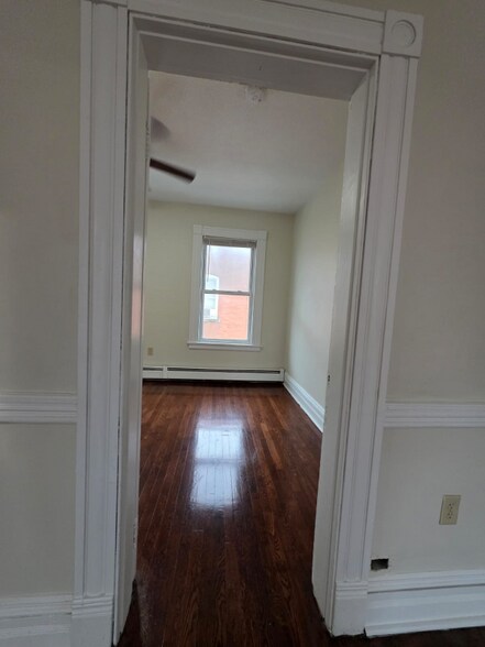 Building Photo - 25-25 Whitmore St