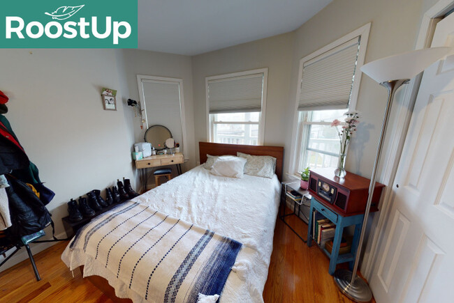 Building Photo - Furnished Private Bedroom in East Boston