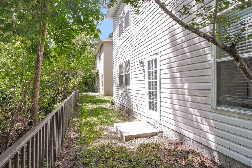Building Photo - 804 Rembrandt Ave