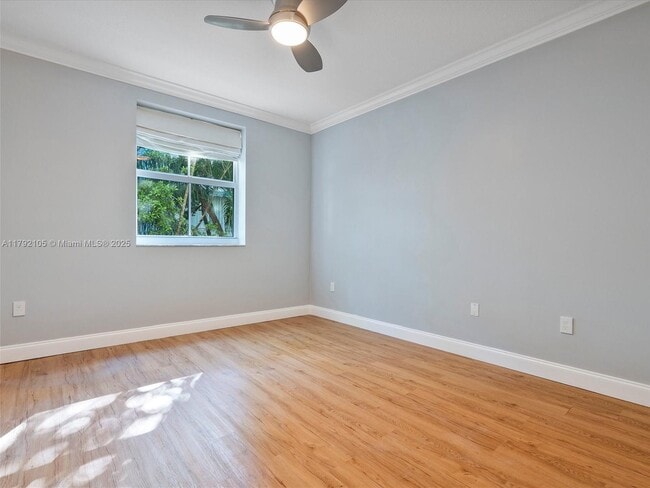Building Photo - 9172 Collins Ave