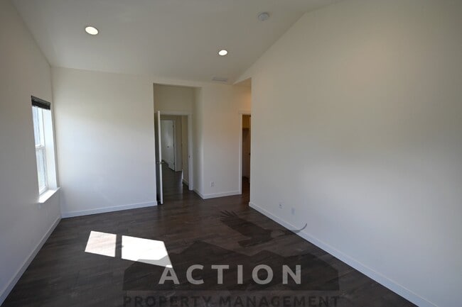 Building Photo - 3 bed 2 bath home in Solana, Sequim