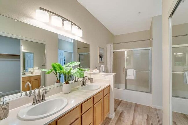 Building Photo - Serene & Pristine: 3 Bedroom, 3 Bath Bi-Level Condominium available in Central San Jose Location