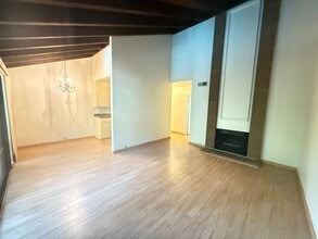 Building Photo - 1 bed 1 bath available in the Arden area o...