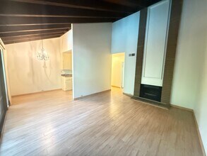 Building Photo - 1 bed 1 bath available in the Arden area of Sacramento!