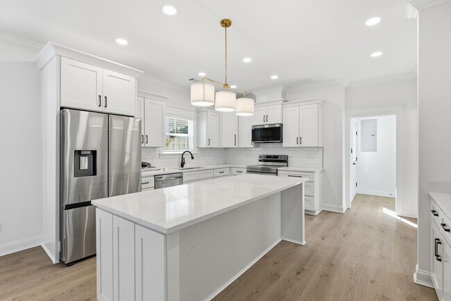 Building Photo - New Construction 3 bed 2.5 bath