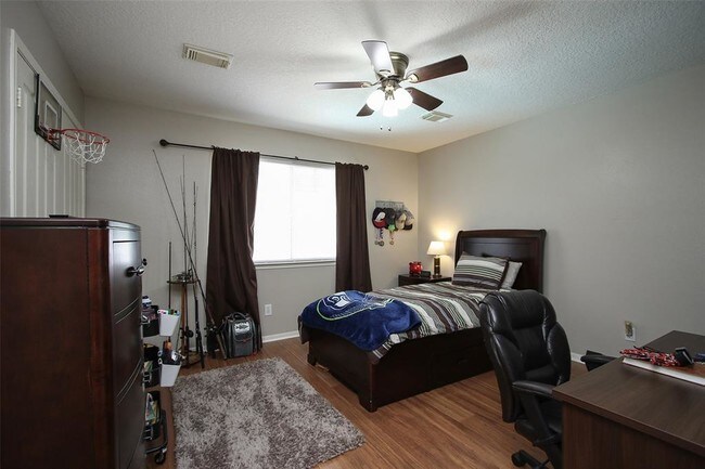 Building Photo - 98 N Cochrans Green Cir