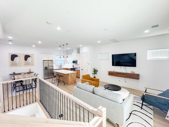 Building Photo - 2706 Cochran St